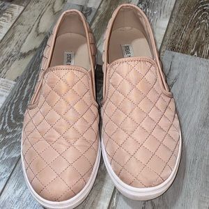 STEVE MADDEN SNEAKERS